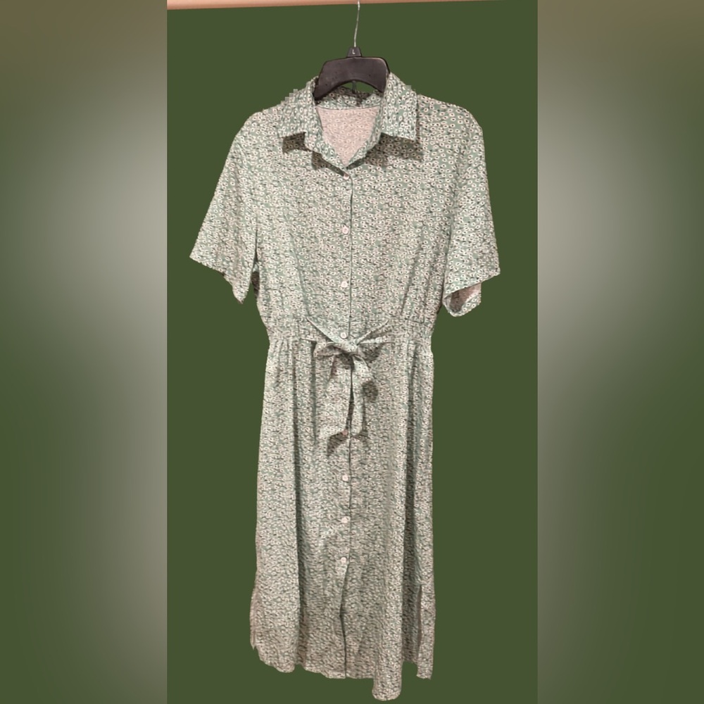 Floral Button-Front Tie-Waist Dress in Light Sage 65% Cotton